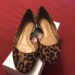 Gorgeous leopard print flats
